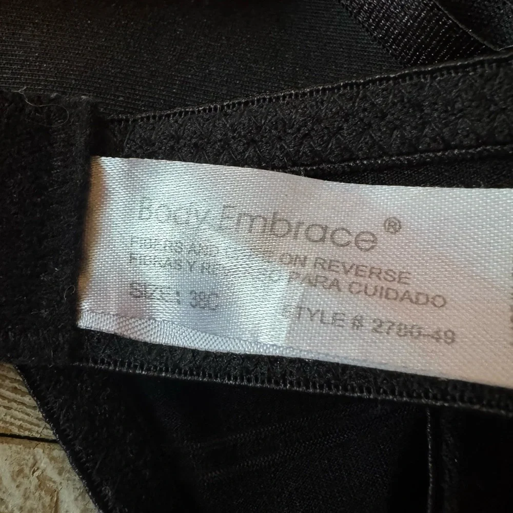 💖2 38C Bras💖 Pink Maidenform & Black Body Embrace - Picture 4 of 4